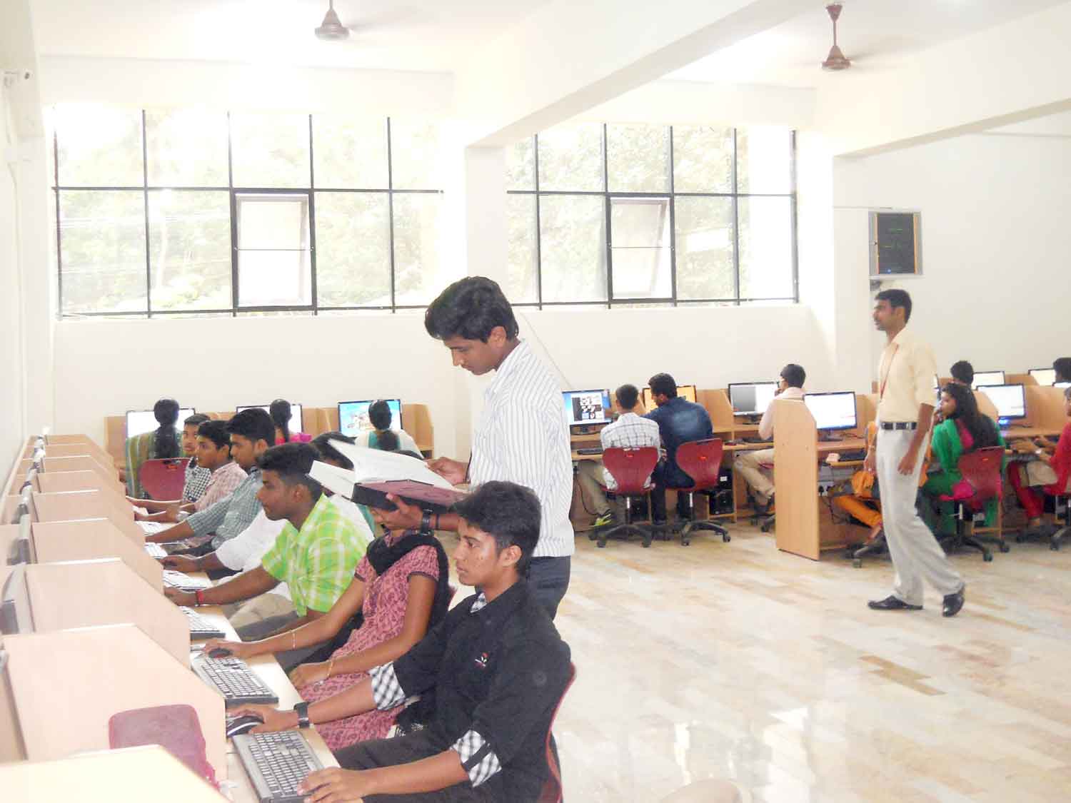COMPUTER LAB