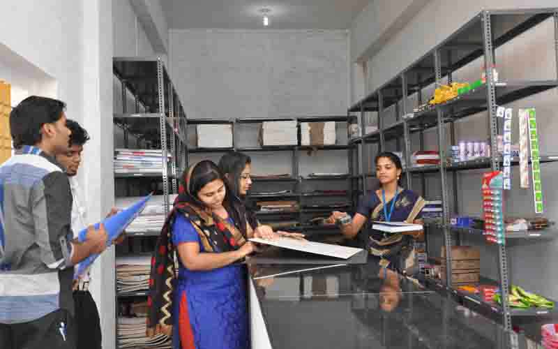 STUDENTS CENTRE