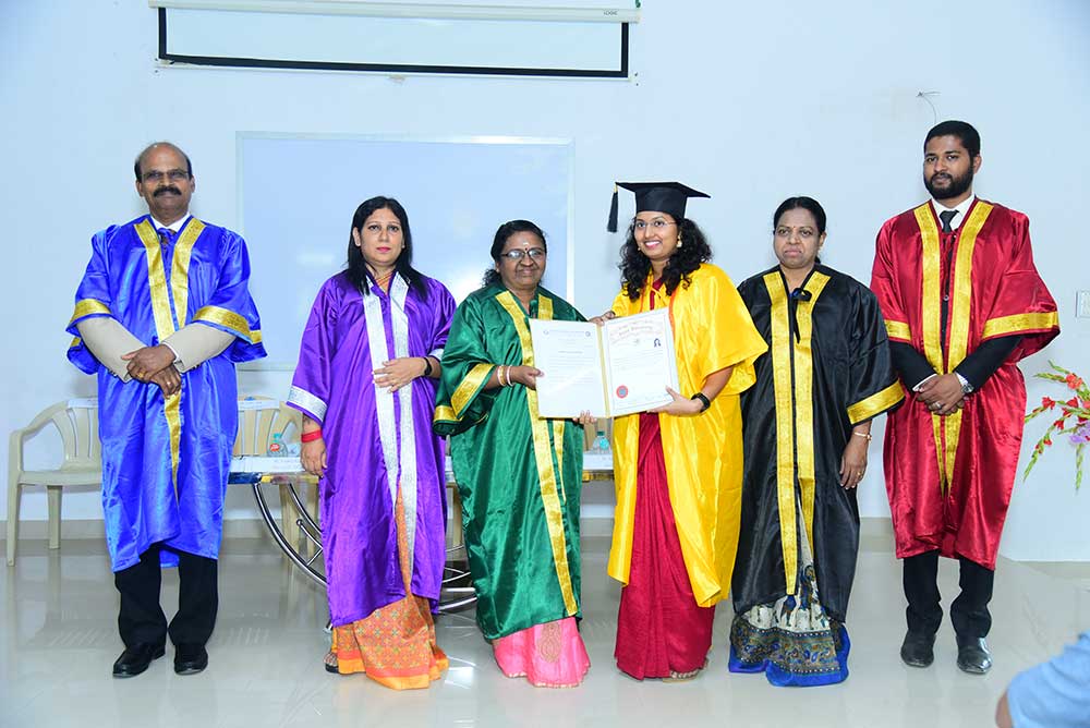 GRADUATION DAY