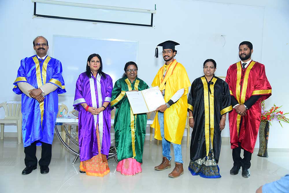 GRADUATION DAY