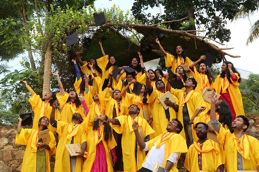 GRADUATION DAY
